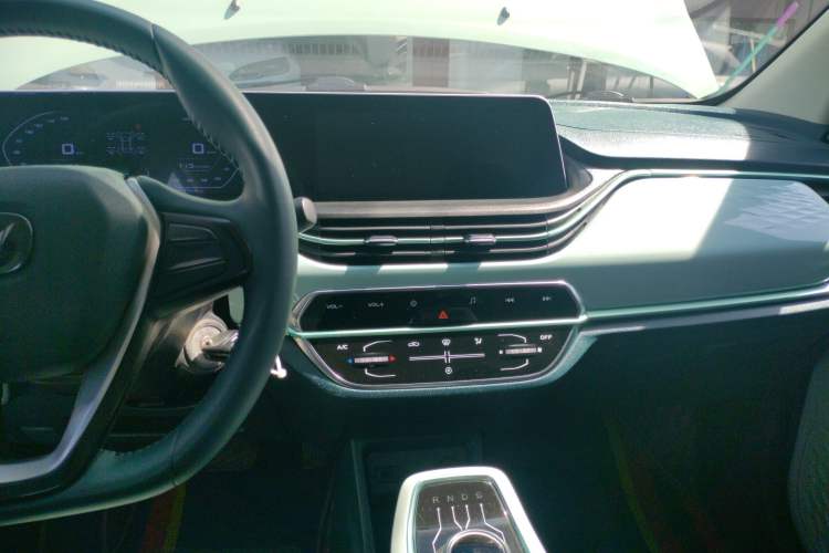 Used CHANGAN Benni E-Star 2022 Qingxin Edition Colorful Model Lithium Iron Phosphate Audio And AC Panel
