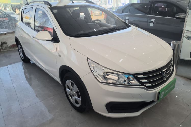 Used Baojun 310 2016 1.2L manual Comfort trim level