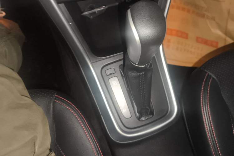 Used Suzuki S-Cross 2014 1.6L CVT Two-Wheel Drive Elite Version Gear Lever