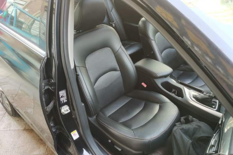 Used GAC Trumpchi GA6 2015 1.8T DCT Luxury Navigation Model