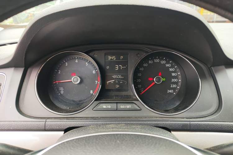 Used Volkswagen Lavida 2017 1.6L Automatic Comfort Edition Instrument Cluster