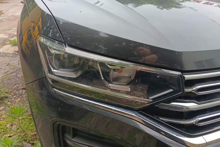 Used Volkswagen Tayron 2020 330TSI Two-Wheel Drive Luxury Smart Connectivity Version Right Front Headlight