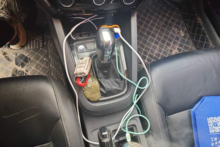 Used Volkswagen Sagitar 2018 280TSI DSG Comfort Model Gear Lever