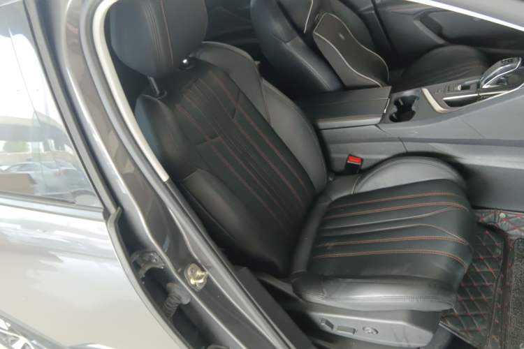 Used Peugeot 4008 2018 350THP Elite Edition Right Front Seat