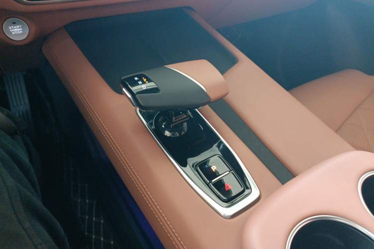 Used CHANGAN UNI-Z New Energy 2024 Blue Whale Smart Electric iDD 125km Excellence Model Gear Lever