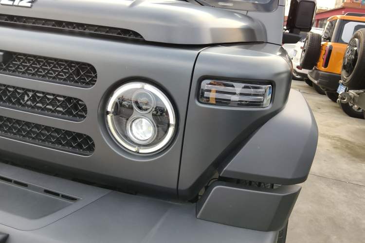 Used 212 T01 2024 2.0T Explorer
