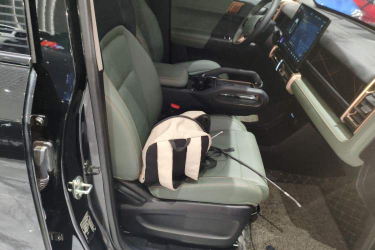 Used iCAR 03 2024 501km Two-Wheel Drive Long-Range Version Right Front Seat