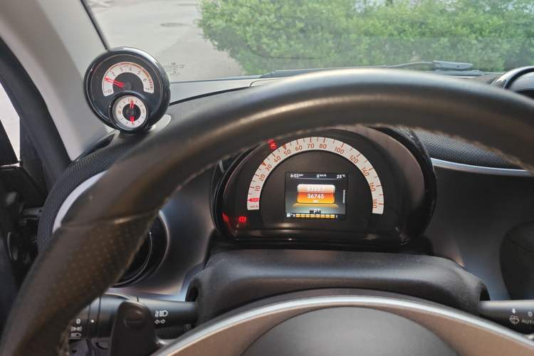 Used smart fortwo 2018 0.9T 66 kW Yao Titan Special Edition China V Standard Instrument Cluster