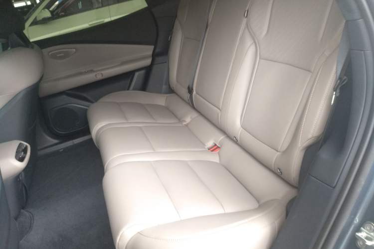 Used Lynk & Co Z10 2025 95 kWh 702 km All-Wheel Drive Intelligent Driving Ultra Left Rear Seat