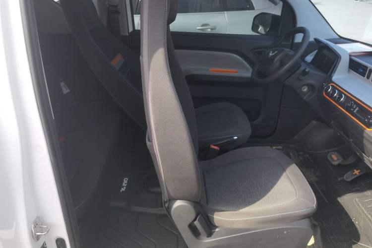 Used Wuling Hongguang MINIEV 2020 Freedom Version Lithium Iron Phosphate Right Front Seat