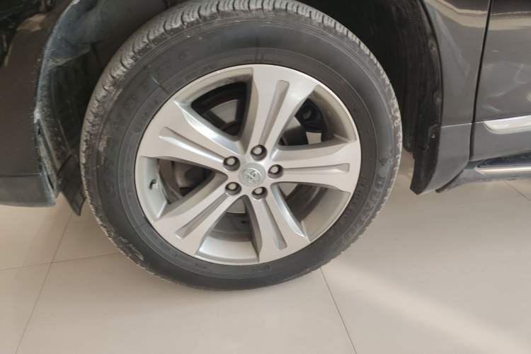 Used Toyota Highlander 2012 2.7L Two-Wheel Drive 7-Seater Luxury Edition
