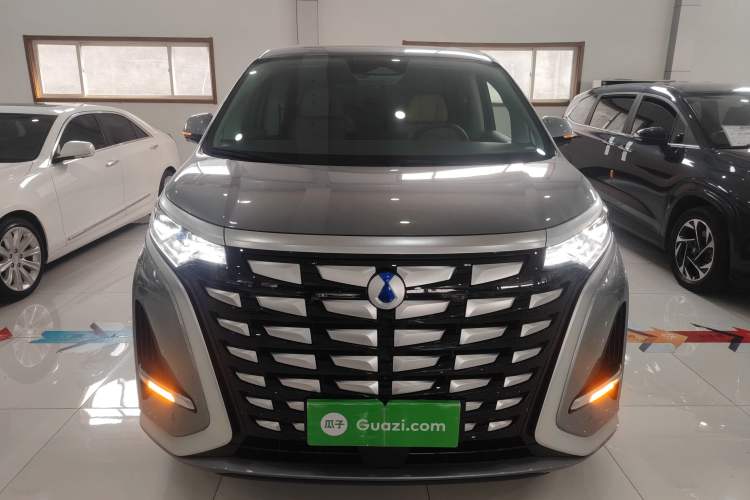 Used Denza D9 2022 DM-i 1040 Prestige Model