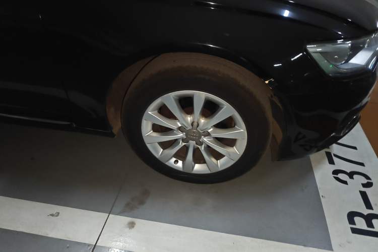 Used Audi A6L 2014 TFSI Standard Model Right Front Wheel Hub