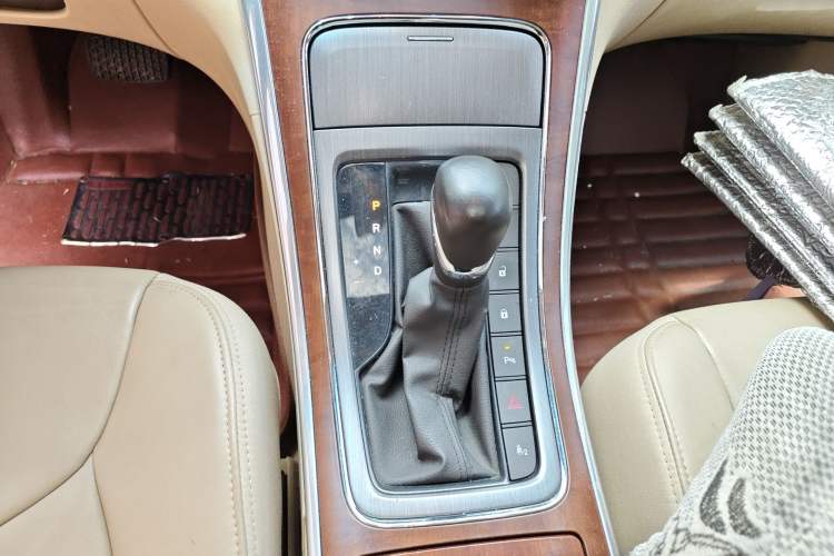 Used Roewe 950 2012 2.0L Elegant Edition
