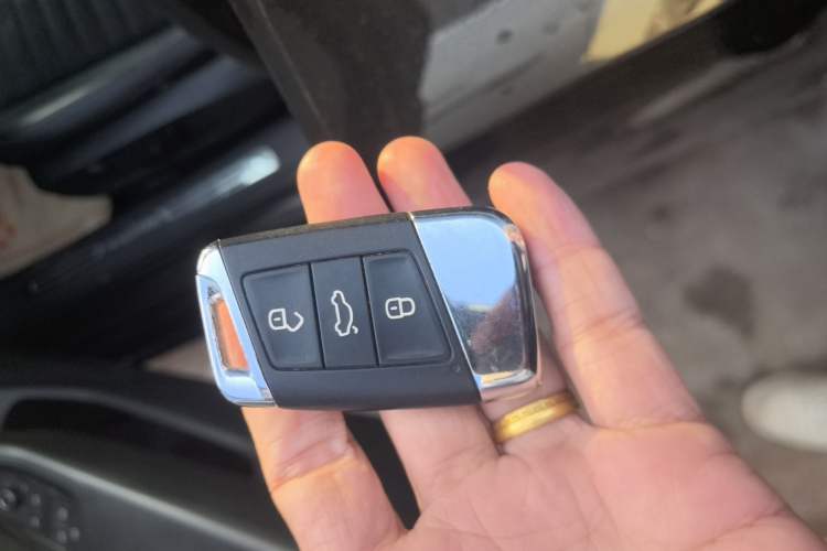 Used Volkswagen Magotan 2017 330TSI DSG Luxury Model
