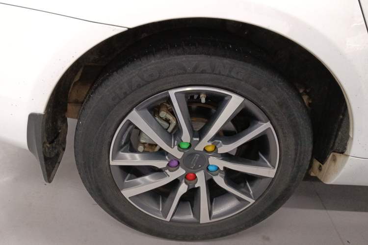 Used Geely Auto Emgrand 2019 Leading Edition 1.5L CVT Upward-Connected Model China VI Standard
