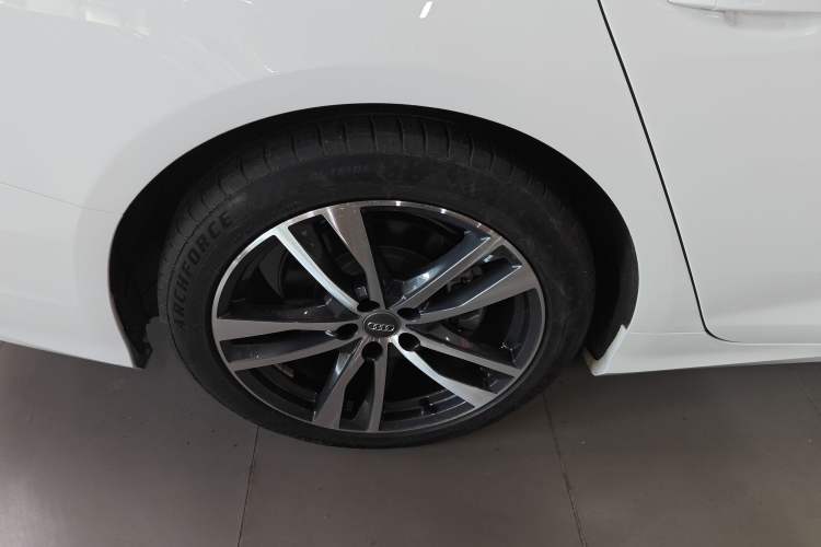 Used Audi A6L 2020 40 TFSI Luxury Dynamic Edition Right Rear Wheel Hub