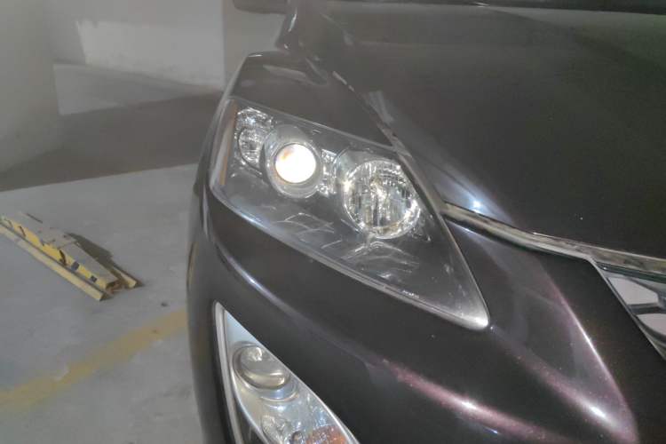 Used Mazda CX-7 2014 2.5L 2WD Luxury Edition Right Front Headlight