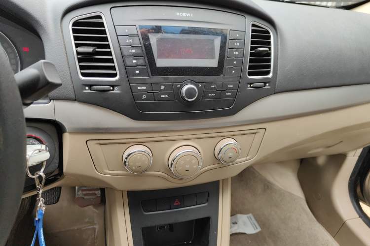 Used Roewe 350 2014 1.5L Manual Xunchi Edition Audio And AC Panel