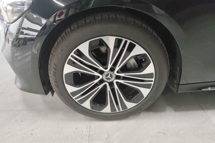 Used Mercedes-Benz E-Class New Energy 2024 E 350 e L Plug-in Hybrid Sedan
