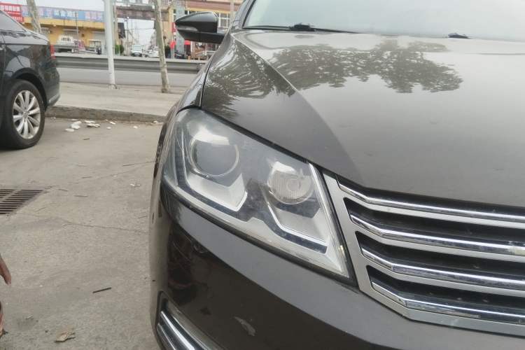 Used Volkswagen Magotan 2015 Revised Version 2.0 TSI Prestige Edition Right Front Headlight