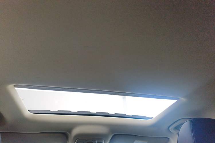 Used Geely Auto Emgrand X7 Sport 2021 Million Edition 1.8TD DCT Two-Wheel Drive Luxury Model Headliner