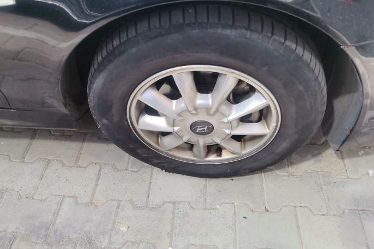 Used Hyundai MoInca 2009 1.8L Manual Comfort Edition GL Right Front Wheel Hub