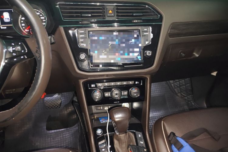 Used Volkswagen Tiguan L 2017 330TSI Automatic Two-Wheel Drive Flagship Edition Audio And AC Panel