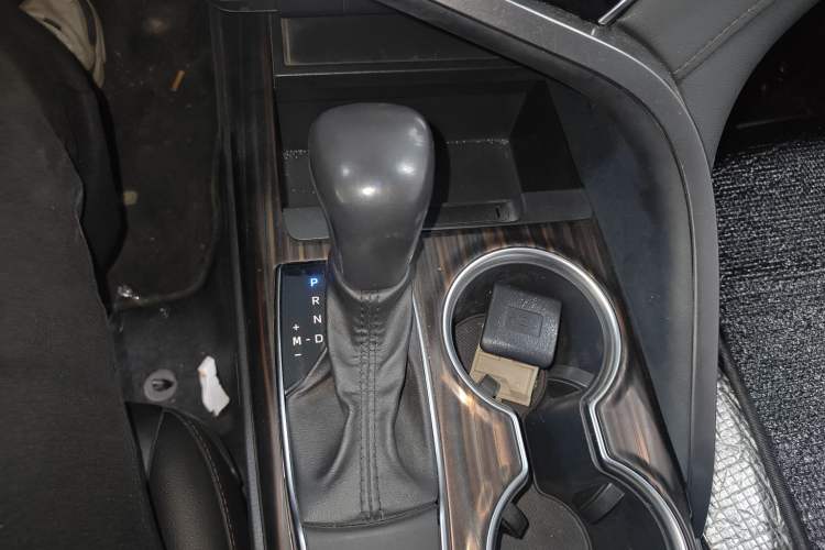 Used Toyota Camry 2019 2.0G Luxury Edition China VI Standard Gear Lever