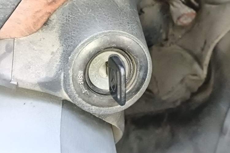 Used King Long Golden Way 2016 2.0L Value-Plus Edition 4G20