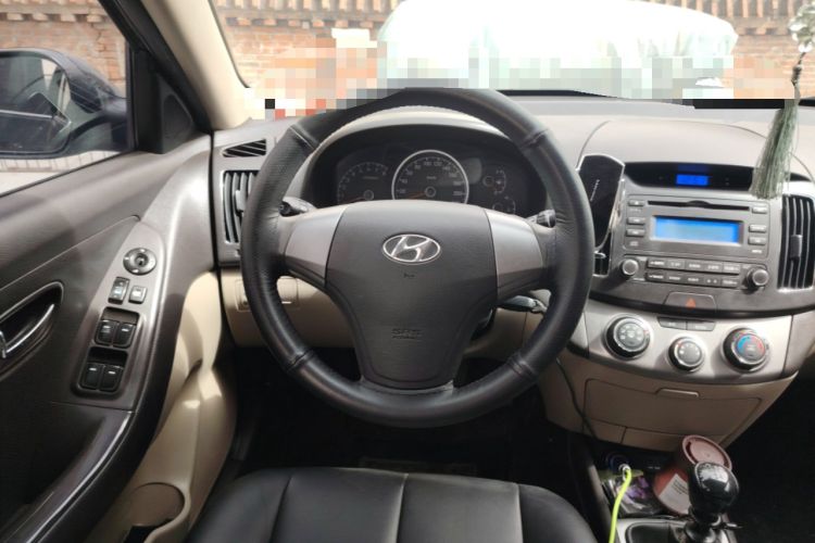 Used Hyundai Celesta 2011 1.6L Manual Luxury Model Steering Wheel