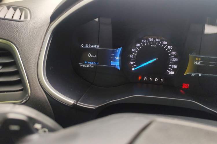 Used Ford Edge 2018 EcoBoost 245 Two-Wheel-Drive Titanium 7-Seater China VI Standard Odometer Close Up