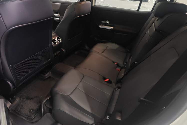 Used Mercedes-Benz GLB 2024 GLB 200 Dynamic Edition Left Rear Seat