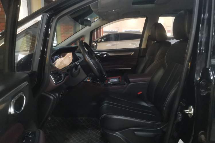 Used GAC Trumpchi M6 2021 PRO 270T Automatic Luxury Edition
