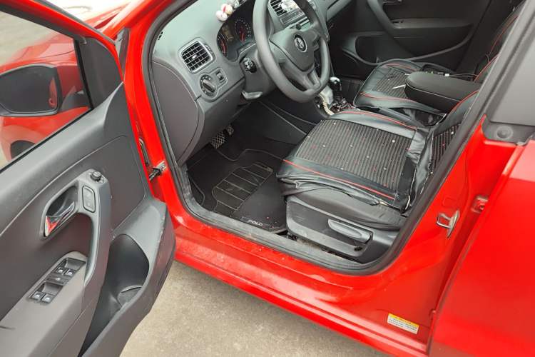 Used Volkswagen Polo 2014 1.6L Automatic Comfort Edition Driver Seat