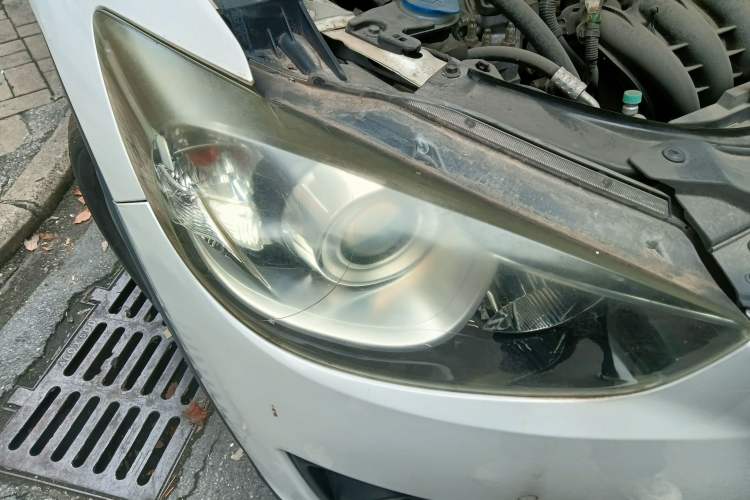 Used Mazda CX-5 2014 2.0L Automatic Two-Wheel Drive Urban Version Right Front Headlight