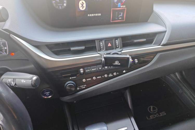 Used Lexus ES 2018 300h Premier Edition China VI Standard Audio And AC Panel