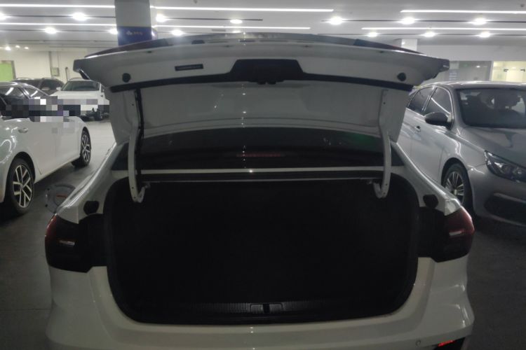 Used Roewe i5 2021 Revised Version 1.5L CVT Diamond Edition Trunk