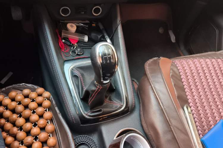 Used CHANGAN OSHAN A800 2017 1.6L Manual Comfort Model Gear Lever