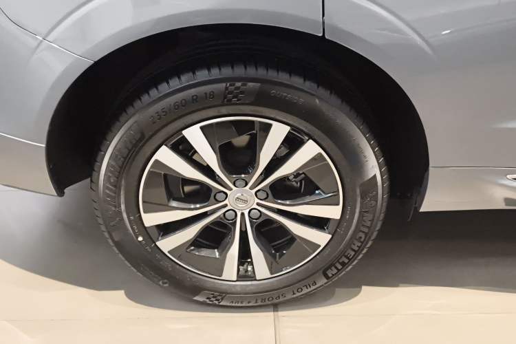 Used Volvo XC60 2023 B5 4x4 Smart Luxury Edition
