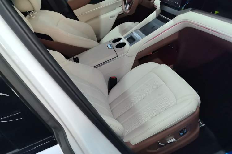 Used BYD Xia 2025 DM-i 1.5T 180km Beyond Edition