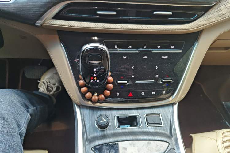 Used Buick GL8 2021 ES Landtrek 653T Luxury Model
