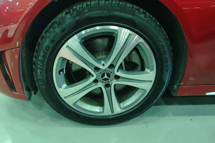 Used Mercedes-Benz C-Class 2019 C 260 L Sport Edition Left Front Wheel Hub