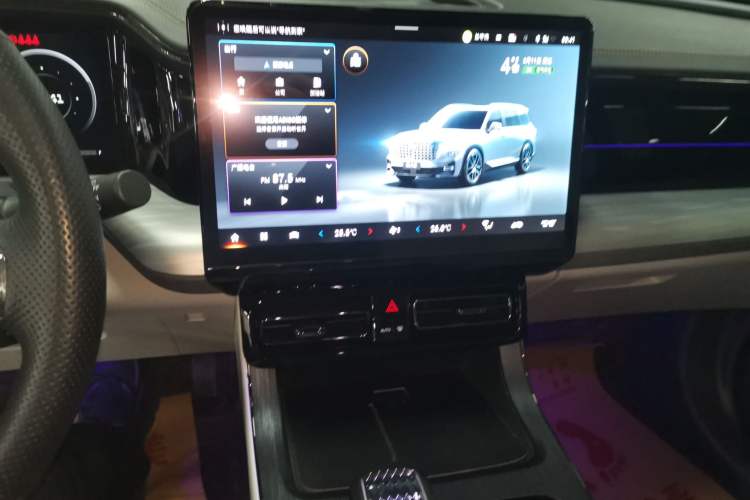 Used GAC Trumpchi GS8 2022 Double-Energy Series 2.0TM Four-Wheel Drive Premium Edition (7 Seats) Audio And AC Panel