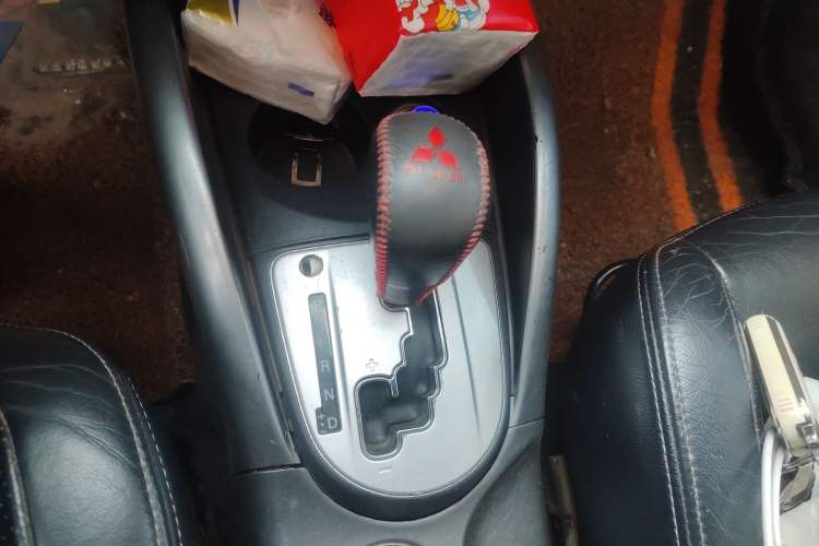 Used Mitsubishi Outlander 2011 Kijang 2.0 Urban Edition Gear Lever