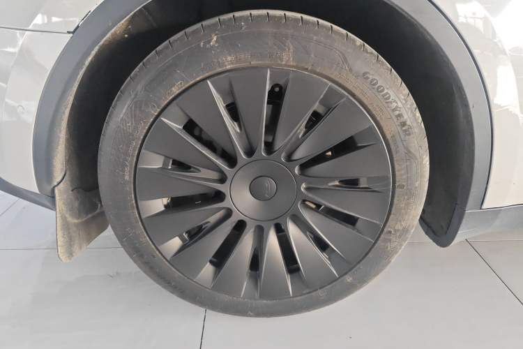 Used Tesla Model Y 2023 Rear-Wheel-Drive Version