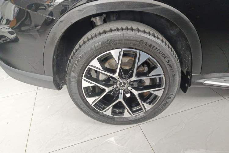 Used Mercedes-Benz GLC 2023 GLC 260 L 4MATIC Dynamic Edition 5-seater
