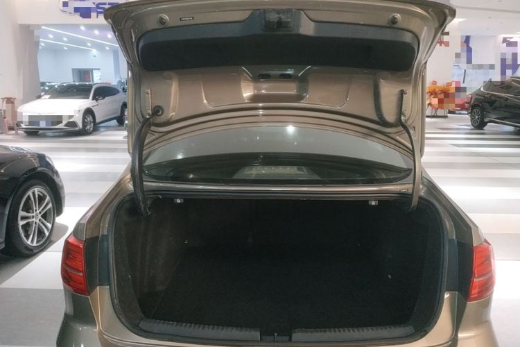 Used Volkswagen Sagitar 2015 230TSI Automatic Luxury Model