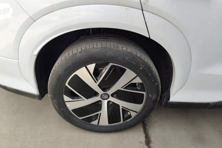 Used BYD Tang L 2025 DM 200KM Four-Wheel Drive LiDAR Flagship Model
