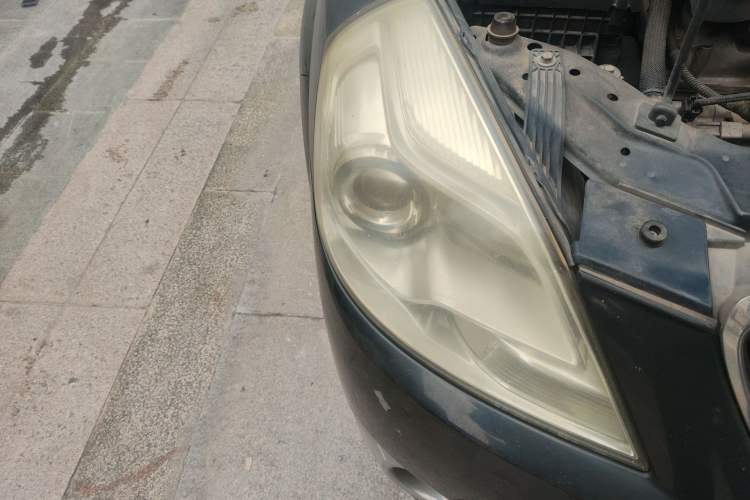 Used Buick Excelle 2013 1.5L Automatic Classic Model Right Front Headlight